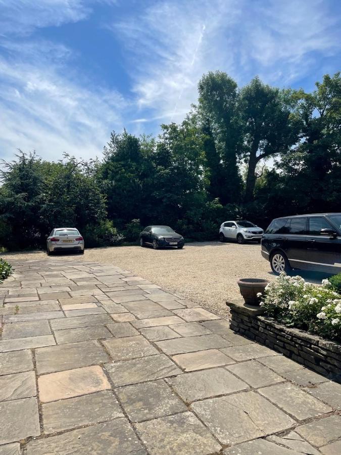 The Annexe - Beautiful Apartment With Garden Close To Heathrow And Windsor Staines-upon-Thames Exterior photo